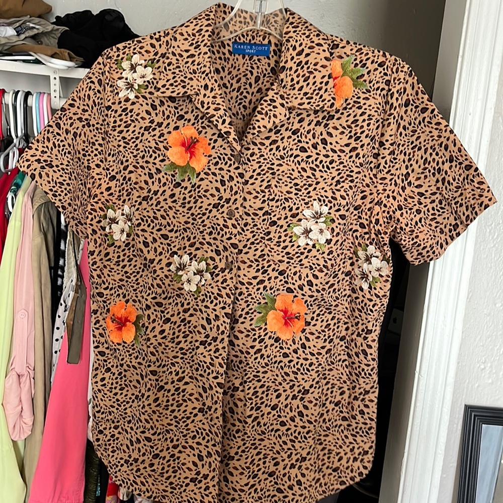Karen Scott button up short sleeve shirt